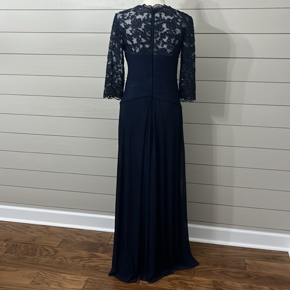 La Femme Navy Ruched V-Neck Column Dress size 8 EUC - Picture 2 of 9